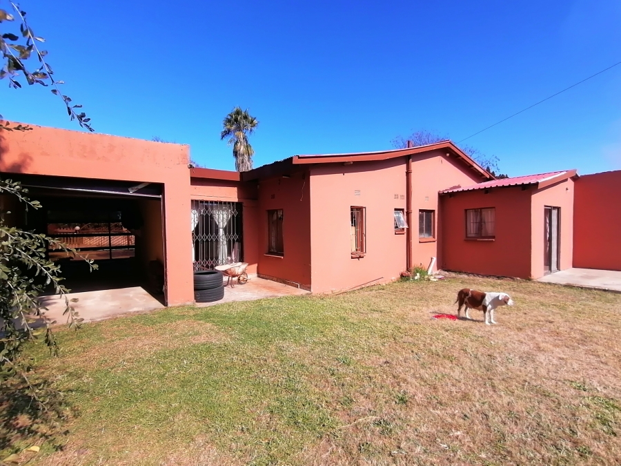 3 Bedroom Property for Sale in Roosheuwel Ext 2 North West